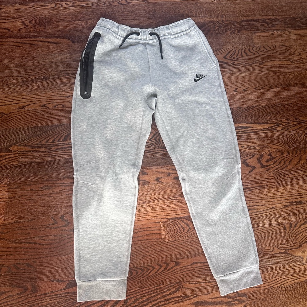 Youth Nike tech sweatpants joggers light gray XL youth